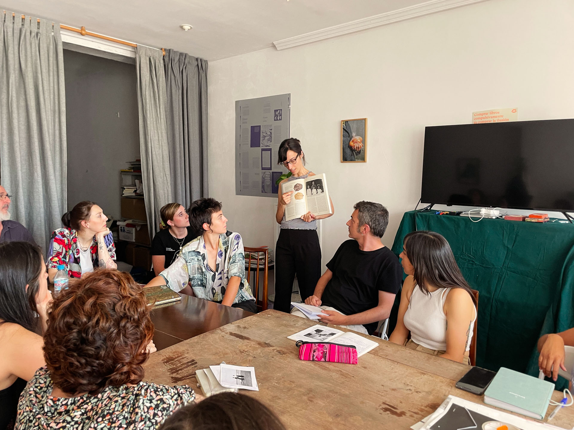 Trabajar con el archivo, conversar con la ausencia en Back to the book (Casa del Lector, Matadero) - Imagen 2